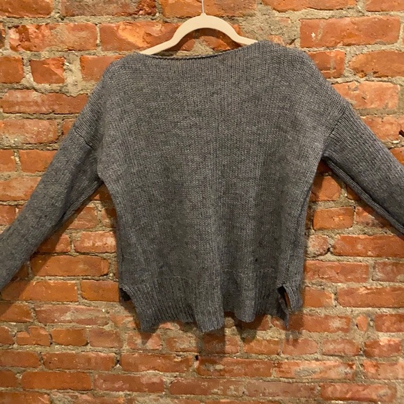 Brandy Melville Grey Sweater - Picture 4 of 4